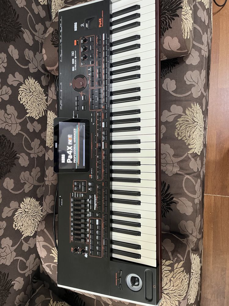 Korg pa4x internațional 76 clape ca și nou!