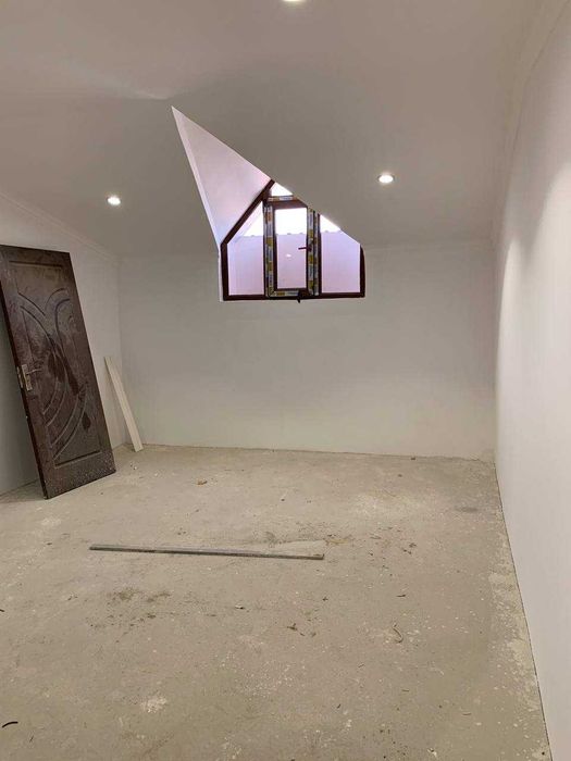 Уй сотилади срочна!!!