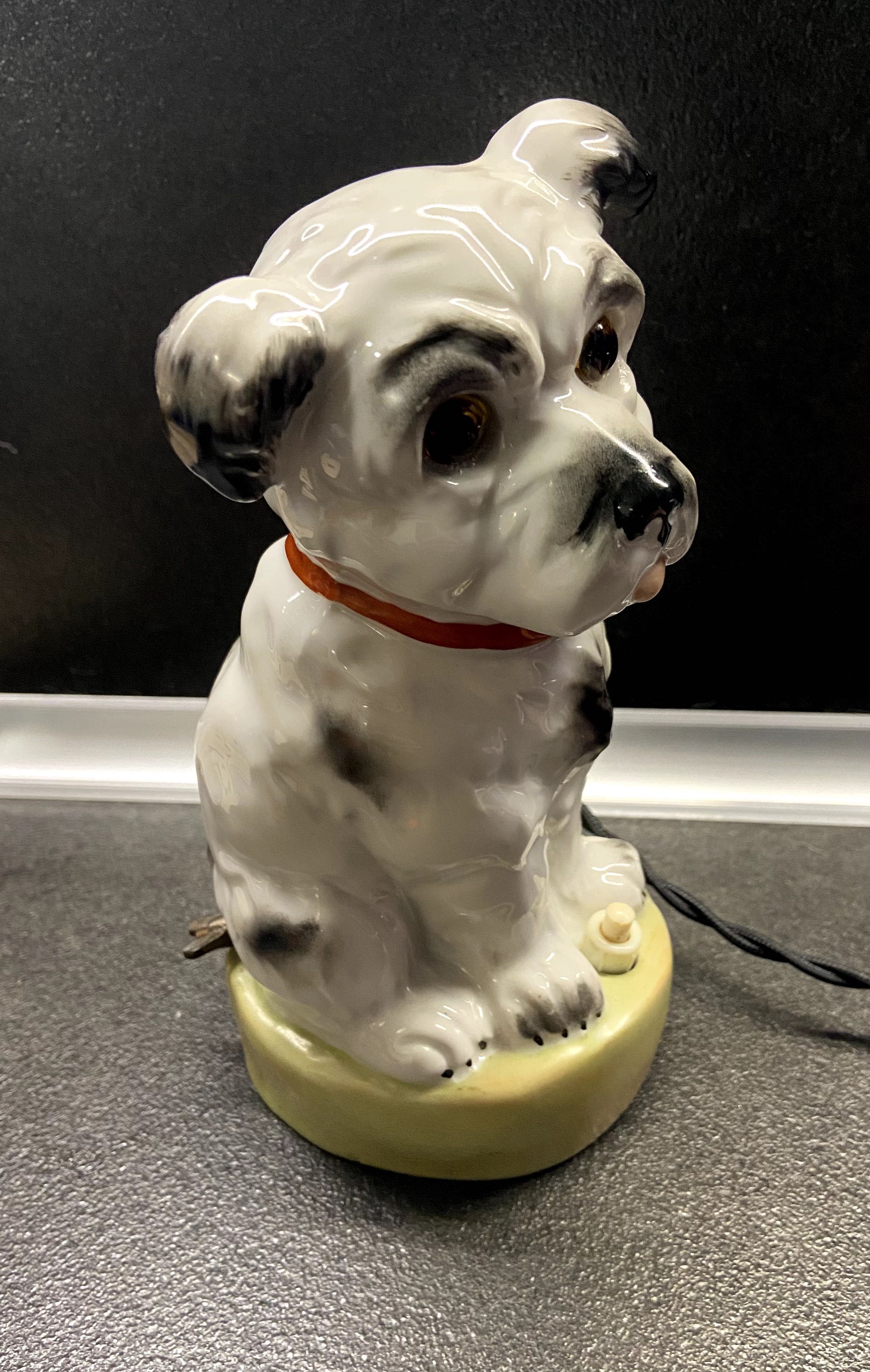 Стара Порцеланова фигура статуетка куче нощна лампа