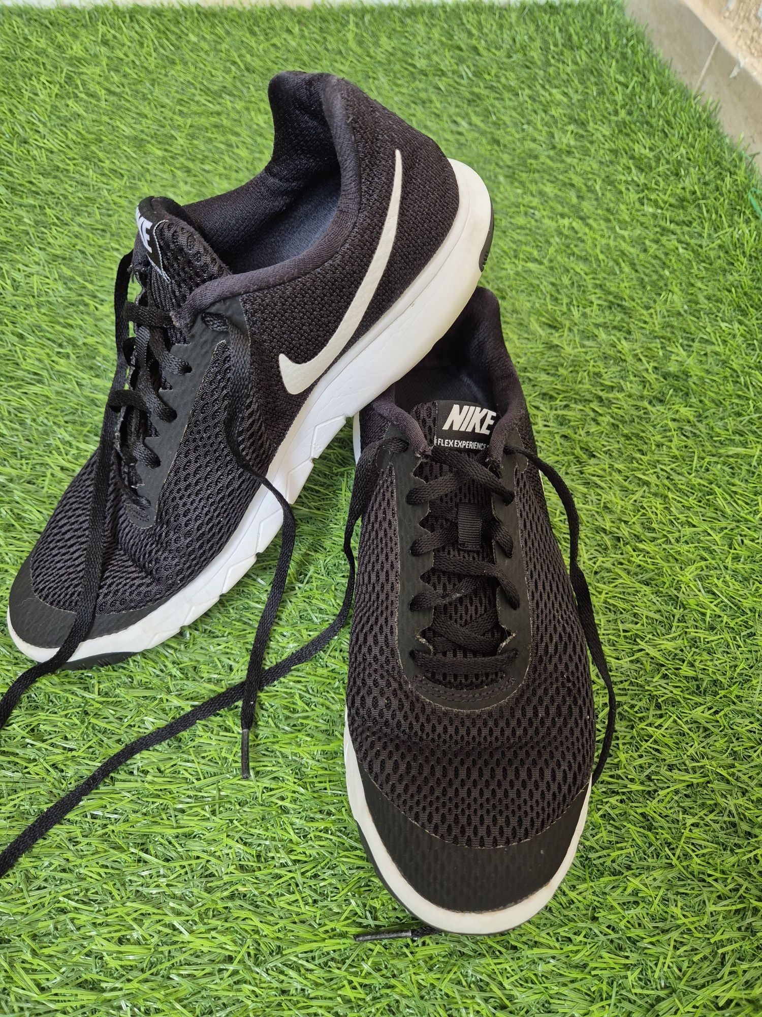Дамски маратонки Nike, Adidas