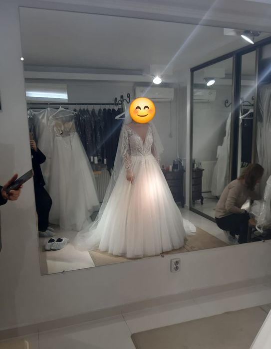 Vand Rochie mireasa cu voal inclus