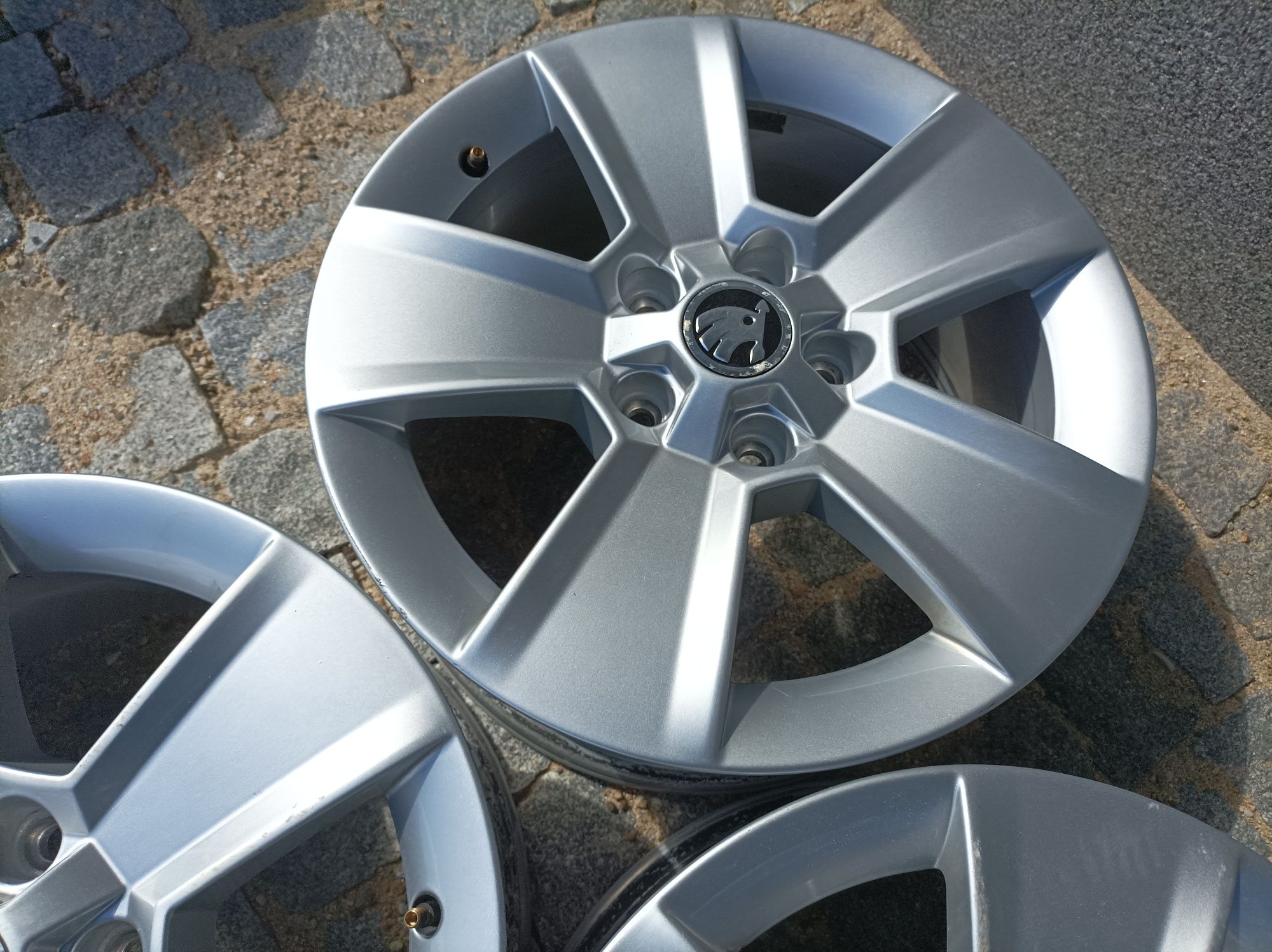 16" оригинални алуминиеви джанти за Skoda Octavia...