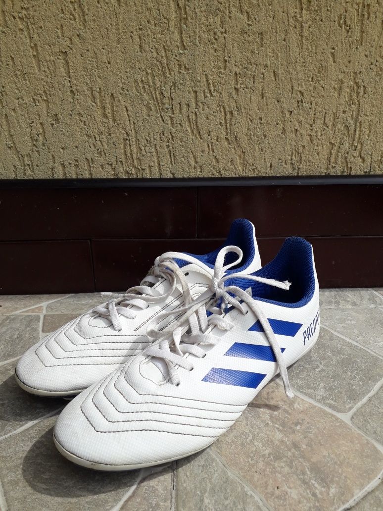 Crampoane Adidas Predator