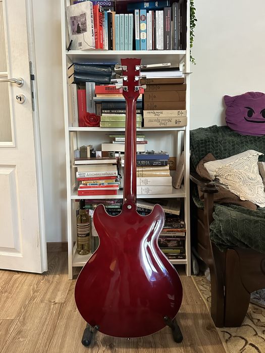 Harley Benton HB-35 plus полу-акустична китара