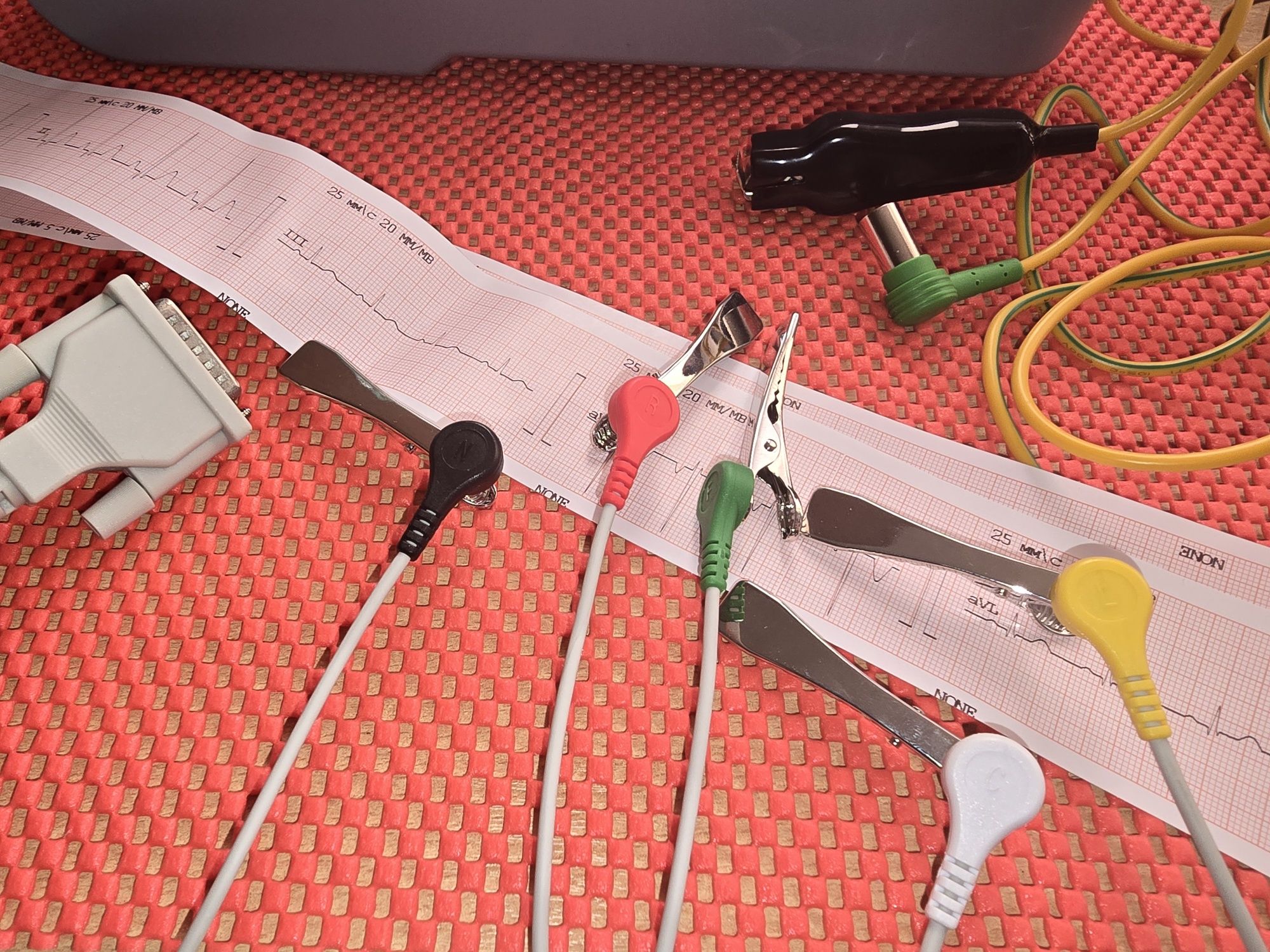 Ветеринарен ЕКГ апарат Contec ECG100G-Vet