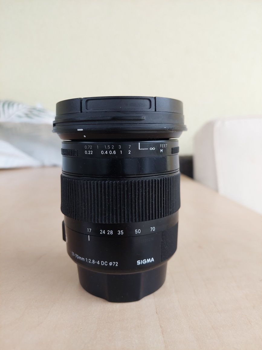 Sigma 17-70mm f/2.8-4, Macro OS HSM ( Canon)