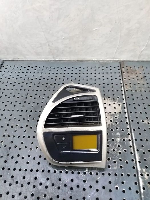Panou comanda clima ac grila ventilatie dreapta citroen c4 picasso 1 ud 965962747700 a83009700 303844