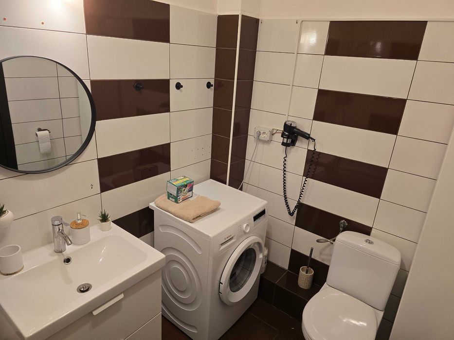 Inchiriez in regim hotelie apartament cu 2 camere