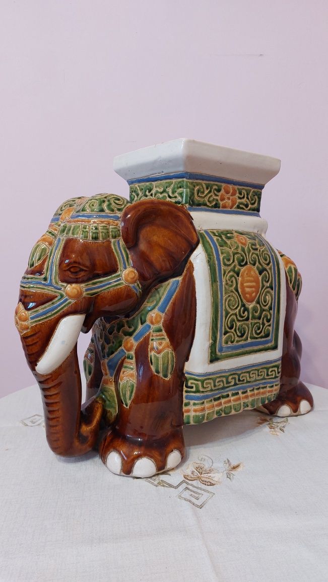 Винтидж керамичен слон в перфектно състояние