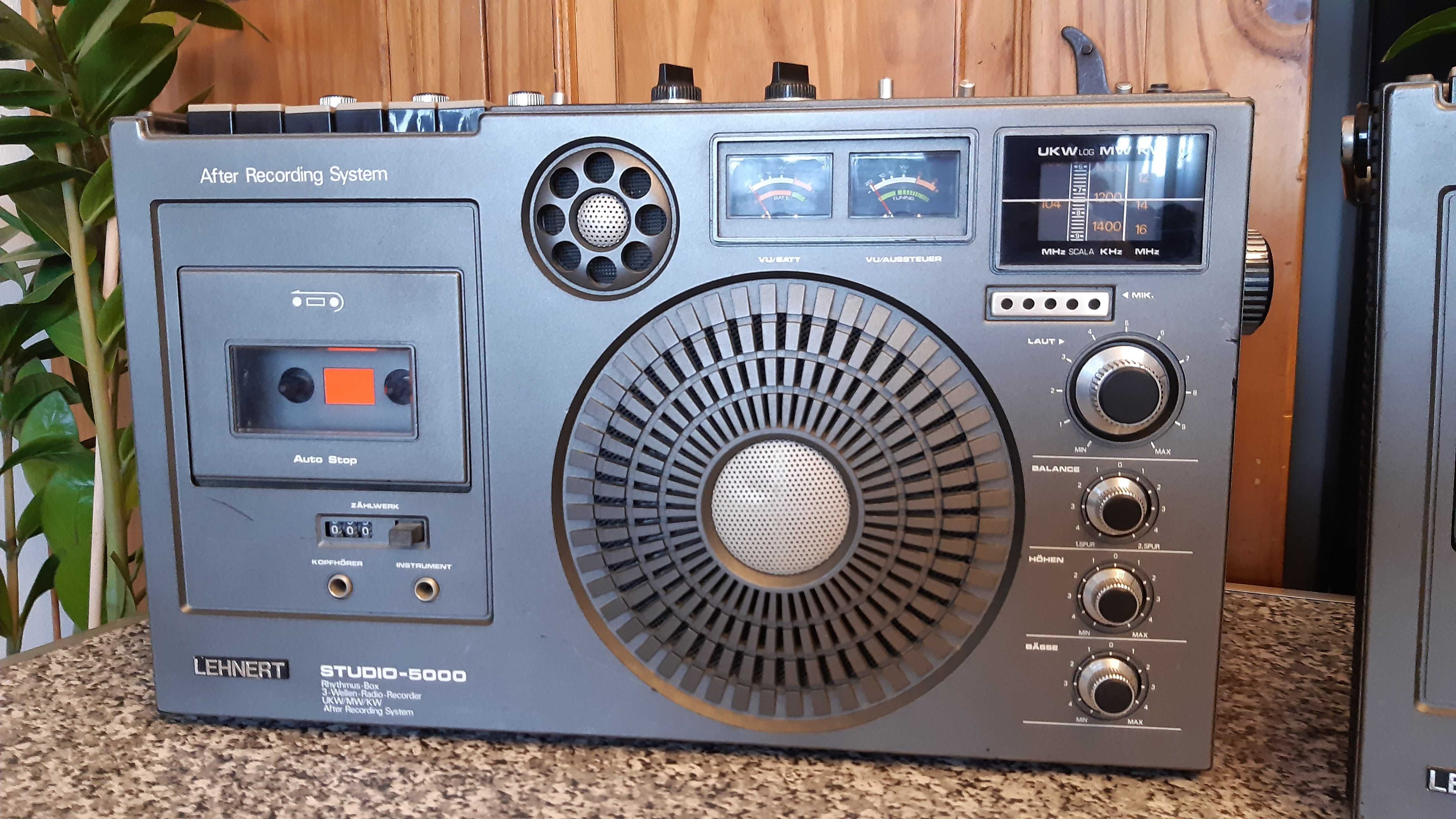 Radio casetofon Lehnert Studio 5000 cu generator ritm