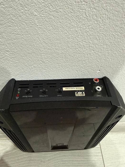 Statie/Amplificator subwoofer JBL
