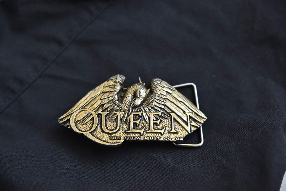 Vând Pafta  Vintage Queen, placata cu aur