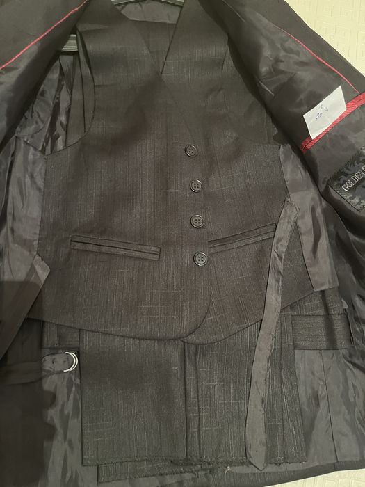 Продам Вещи костюм сарафаны