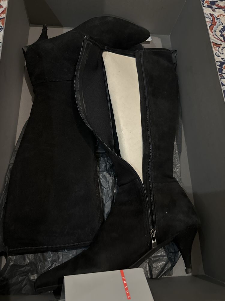 Продам сапоги Prada оригинал
