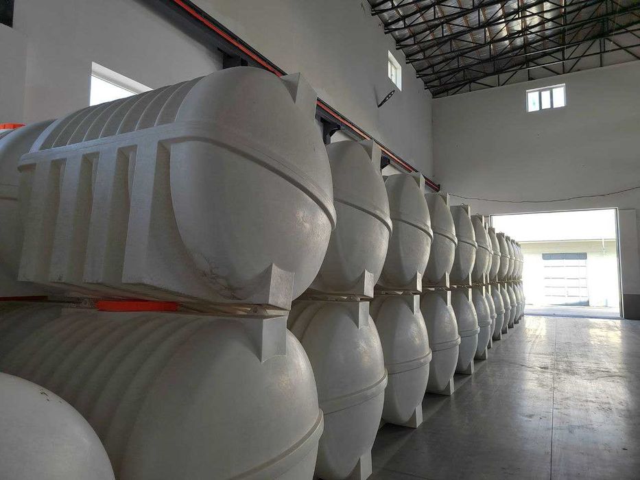 Бочки пластиковые, Ёмкость пластиковые для питьевой воды от 300 до1800