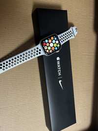 Продам Apple Watch SE Nike 44 mm
