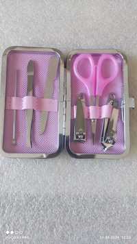 Нокторезачка, пинсета, пила, ножичка , розов комплект за нокти
