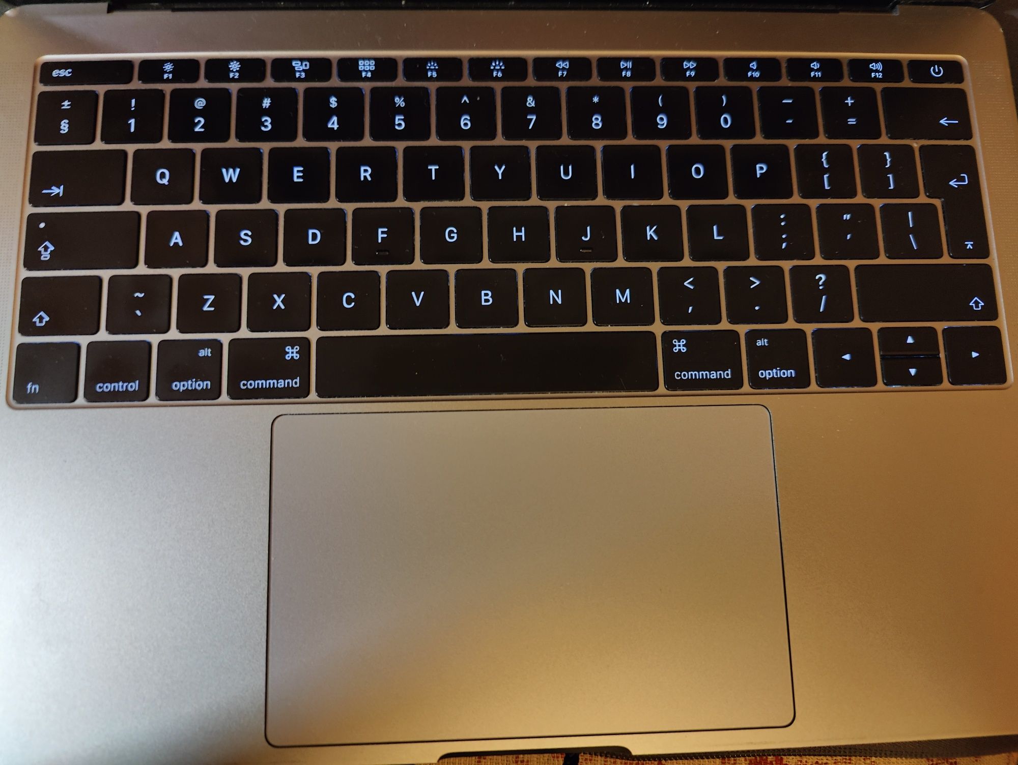 Macbook pro 13 inch 2016 16 GB ram