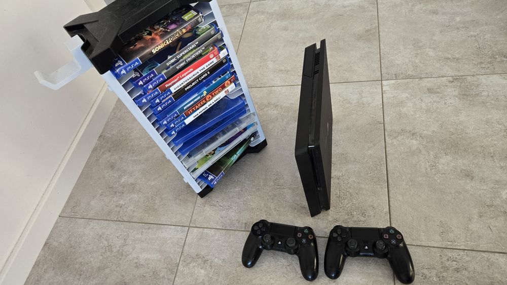 Vand consola PS4