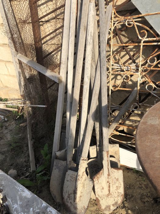 Продам лопаты для дачи , стройки
