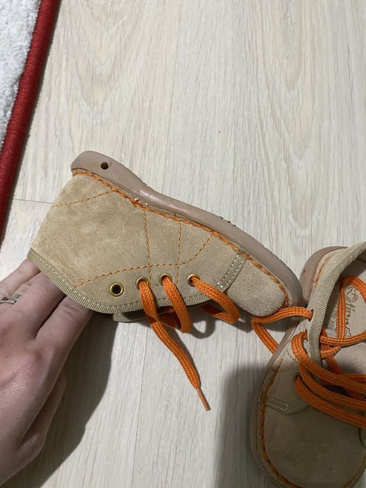 Ghetute Tino marimea 22. Piele intoarsa.