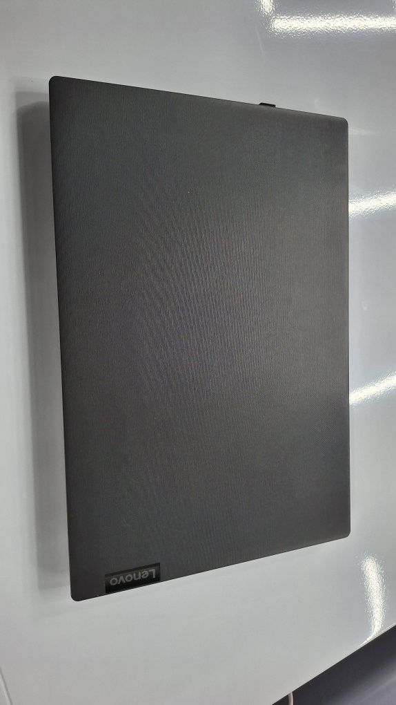 Noontebook Lenova v15-igl