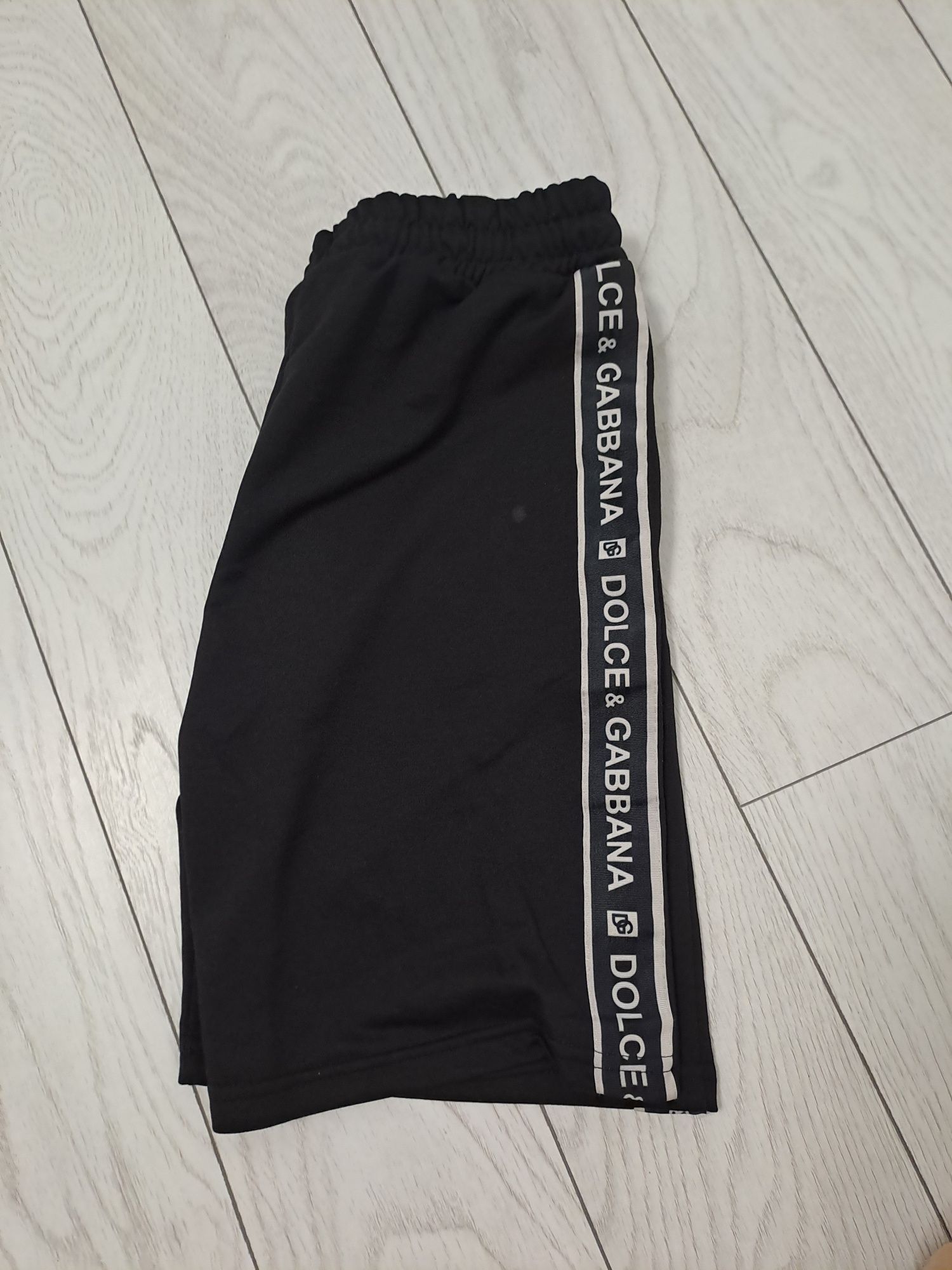 Pantaloni scurti Adidas modele noi