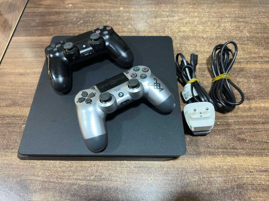 Sony PlayStation 4 Slim 1TB, FIFA 18, 2 джойстика