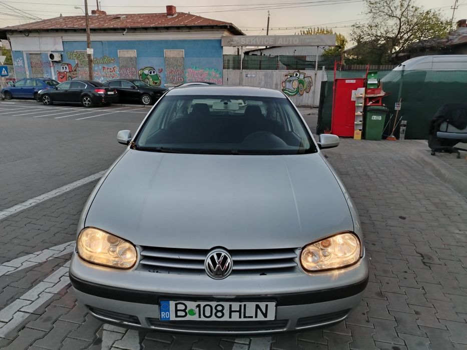 Vând vw golf 4 an 2004 motor 1,4 benzina