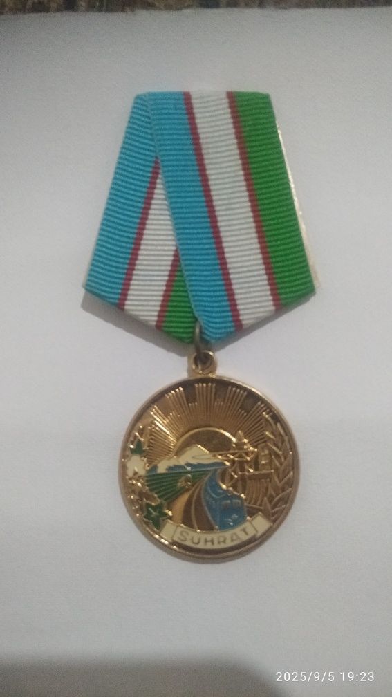 Продам медали. Песят лет победы и Шухрат.