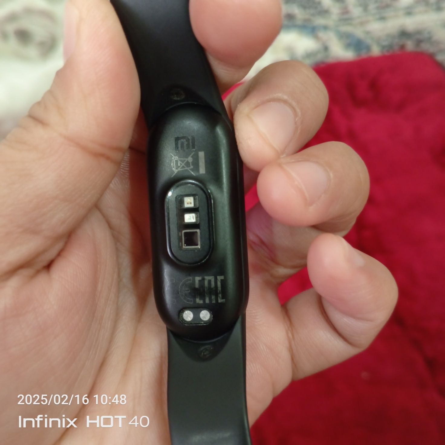 Продается новый Smart Band 6 идеал 
Использовал 3 месяца Без царапин!!