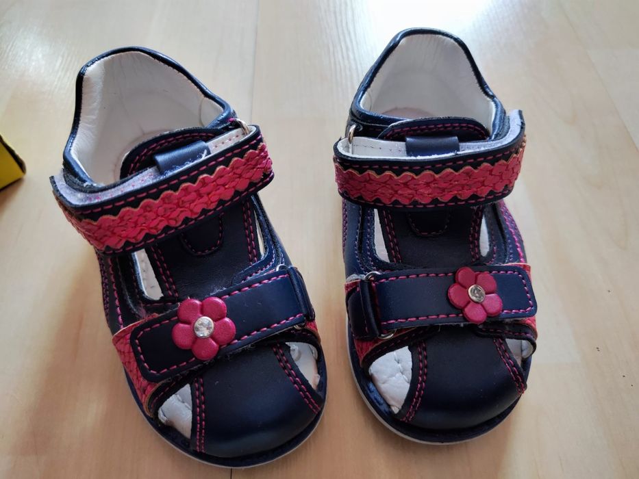 Sandalute fetiță !!