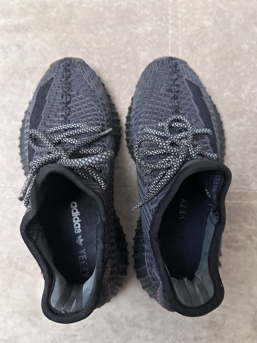 Продам кроссовки adidas yeezy