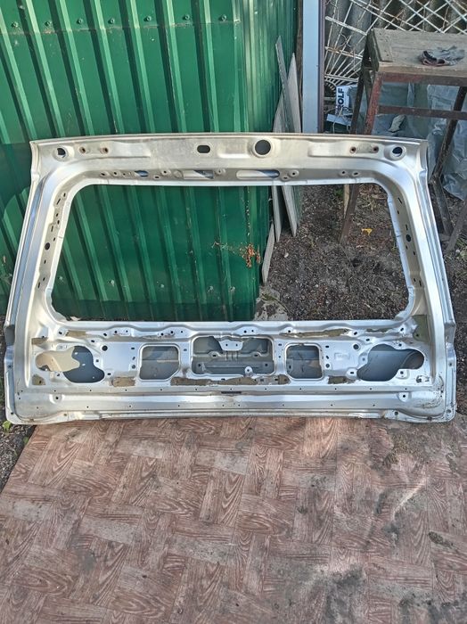 Продам дверь багажника от Тойоты Лэнд Крузер 100,,120тыс.тенге