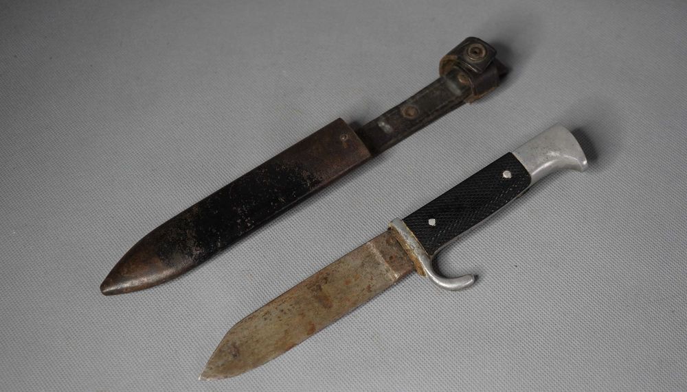 Стар нож бранник с кания щик кама острие