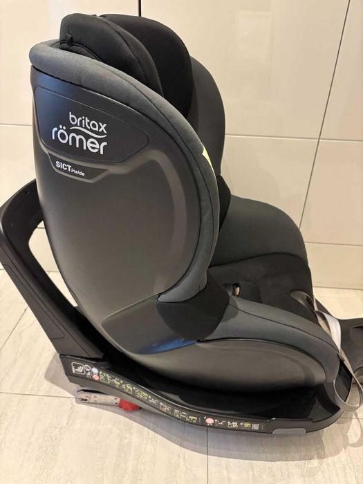 Столче за кола Britax Romer DualFix i-Size (до 4 г.)