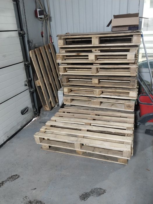 Продам поддоны. .