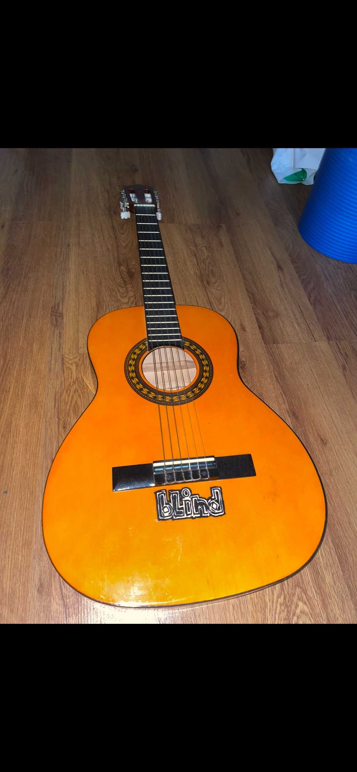 Stagg акустична китара , среден размер