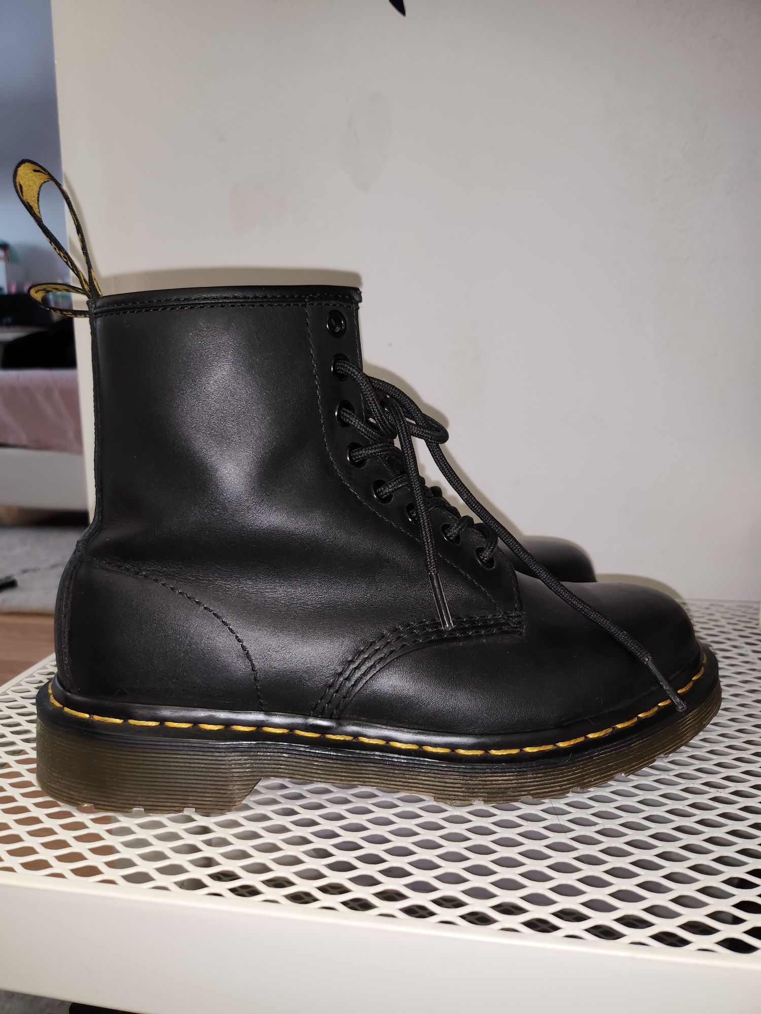 Bocanci Dr. Martens marimea 39, dar vin ca un 40