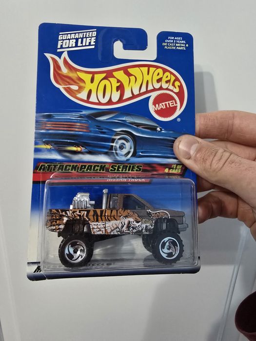 Vând mașinuțe Hot Wheels