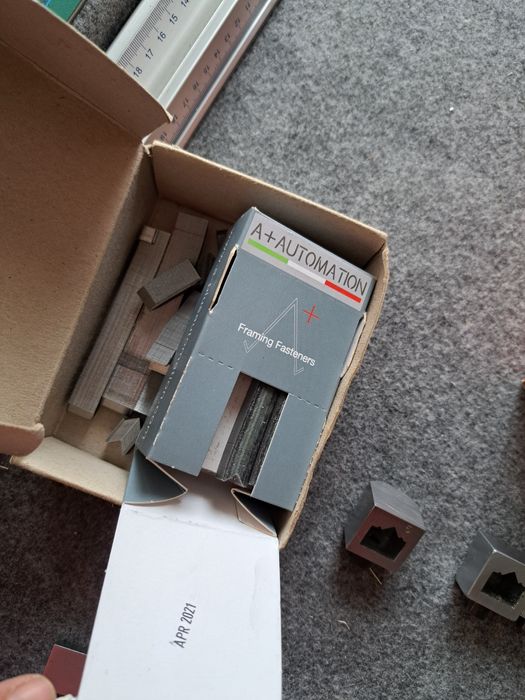 Машина за сглобяване на рамки