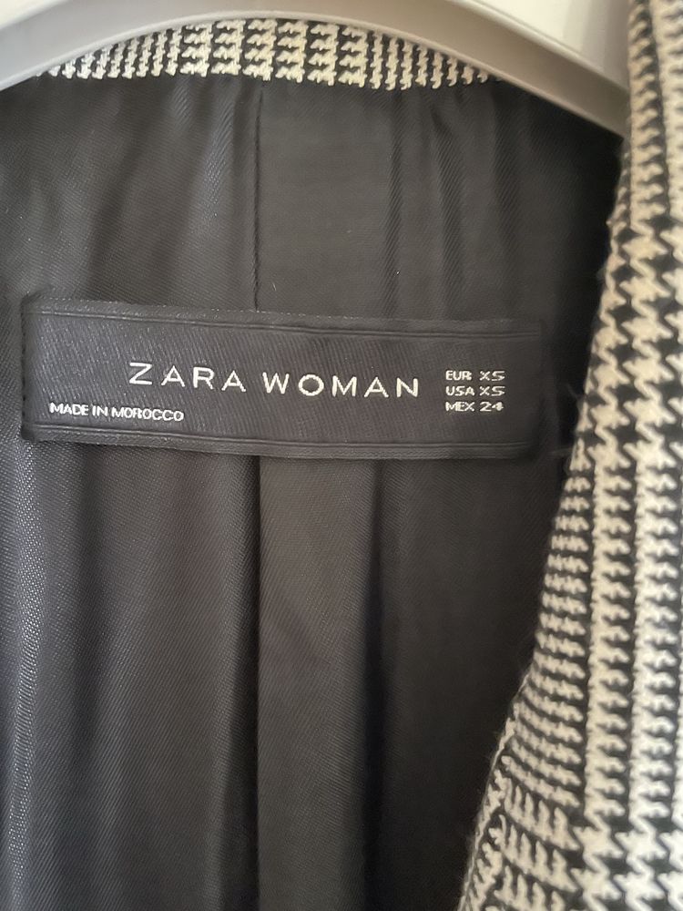 Сако на карирано на zara