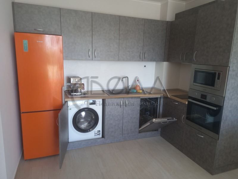 Продава се Двустаен апартамент в София, Център - 70 кв.м за 2815 €/кв.м - Снимка #2