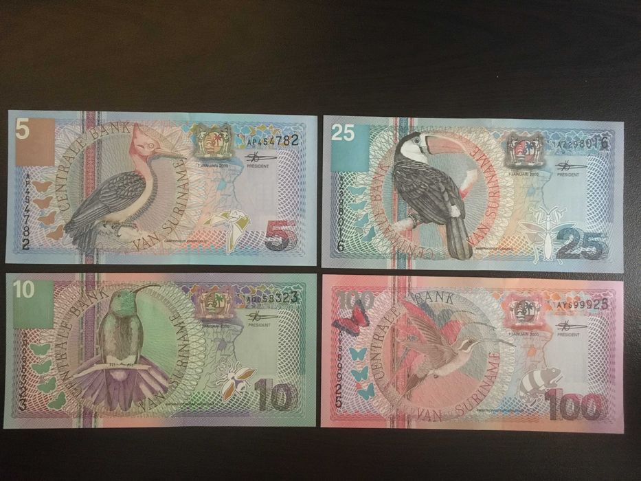 Комплект Банкноти Суринамски Гулден (2000 г.) - номинал 5, 10, 25, 100