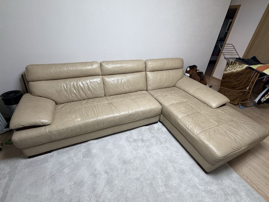 Продам кожаный диван