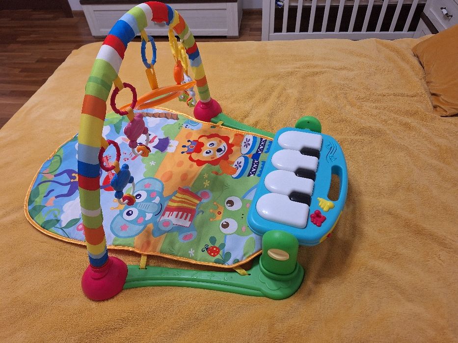 Perna de activitati pentru Bebelusi cu jucarii si sunete, multicolor