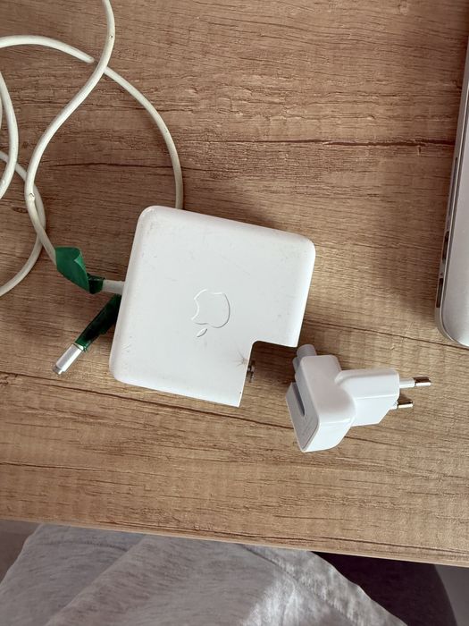 Apple MacBook Pro (display spart)