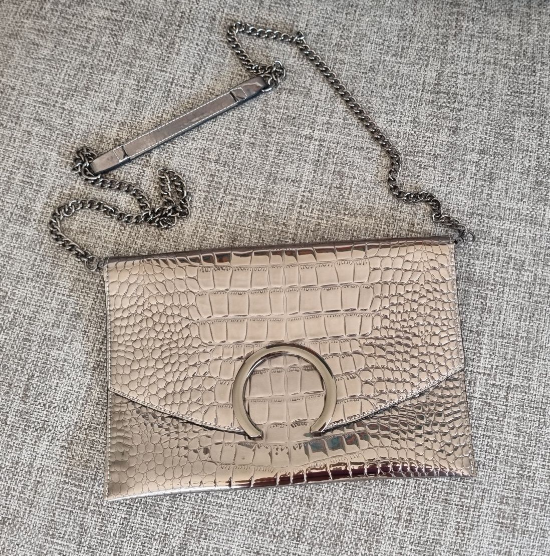 Елегантна чанта плик в цвят сребро