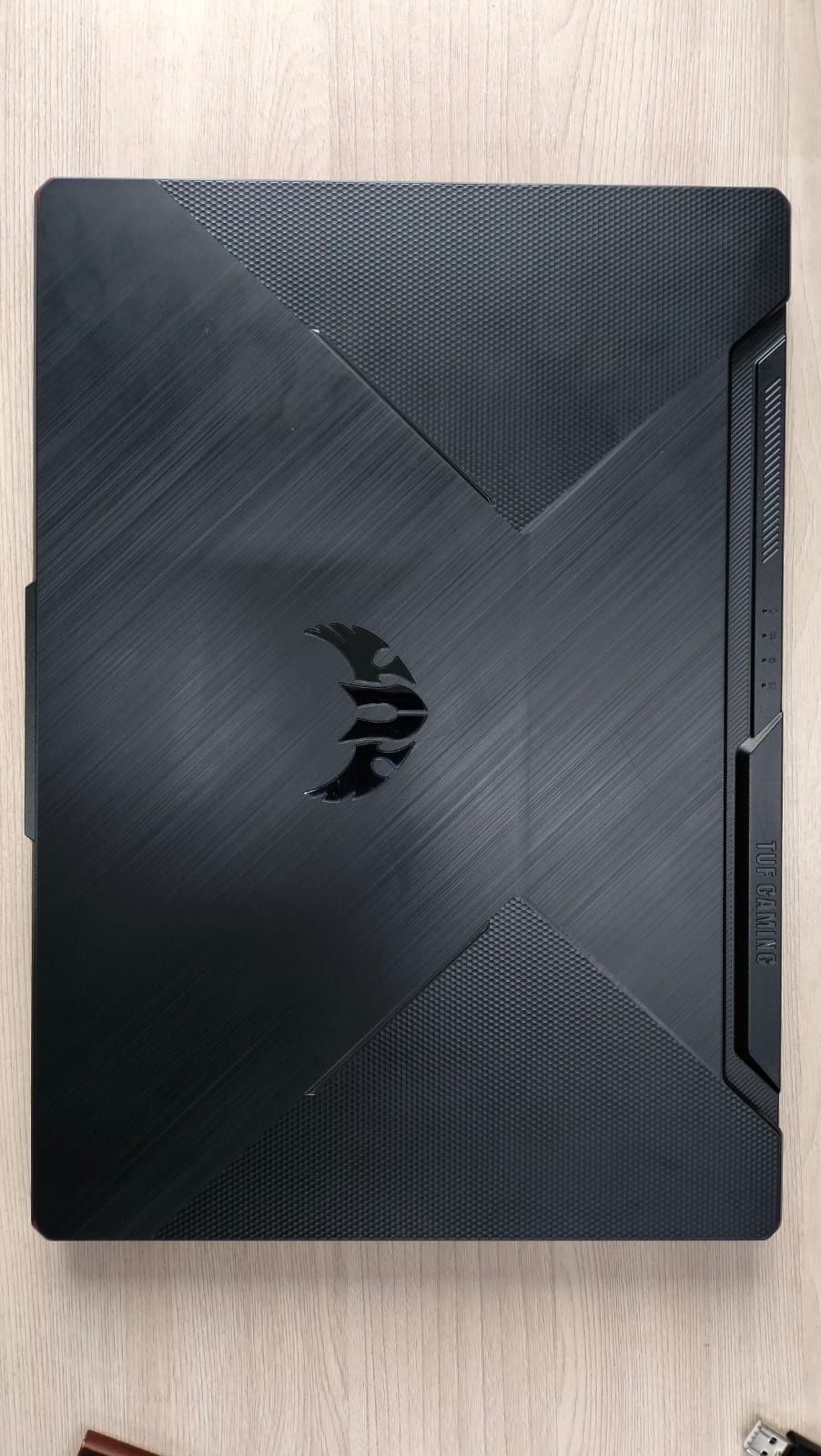 Asus tuf gaming a15/RTX 1060TI/AMD RYZEN 7/16GB DDR4/512GB SSD