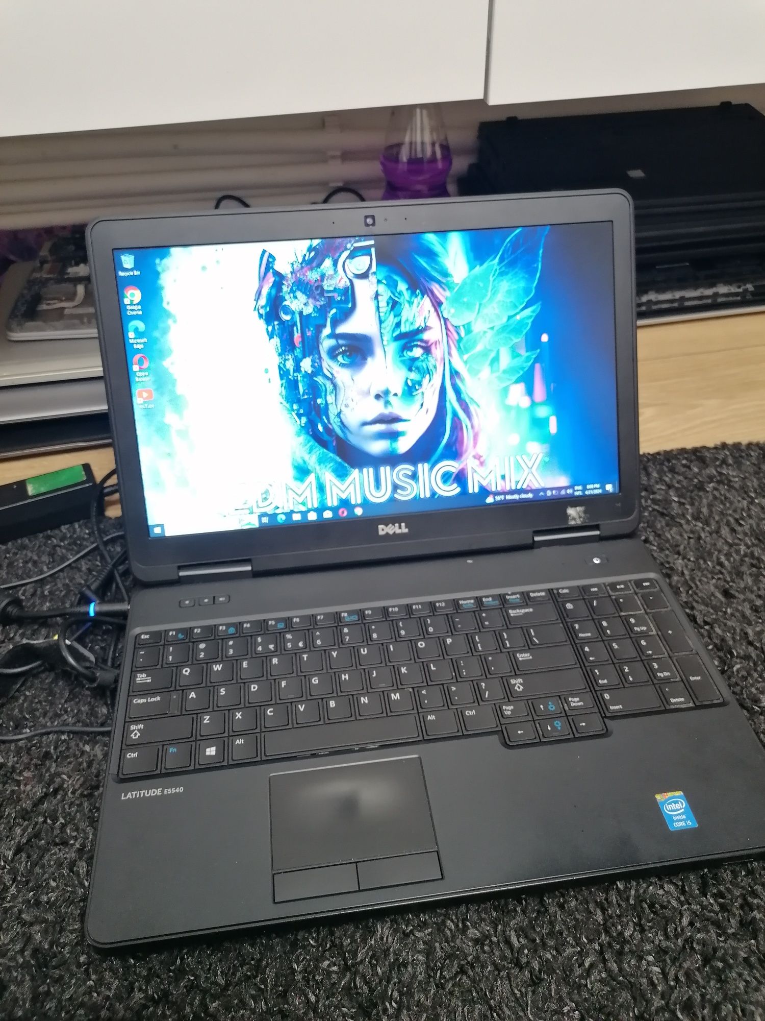 Laptop Dell latitude e 5540 Core i5 gen 4 8gb Ram ssd+hdd
